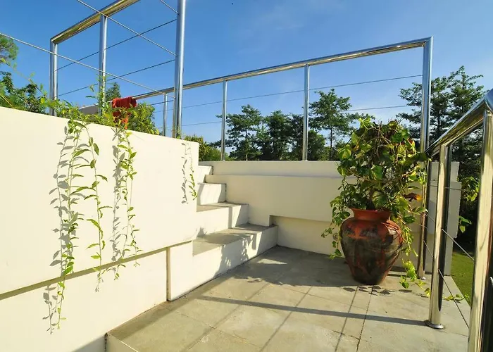 Sunset Villa *